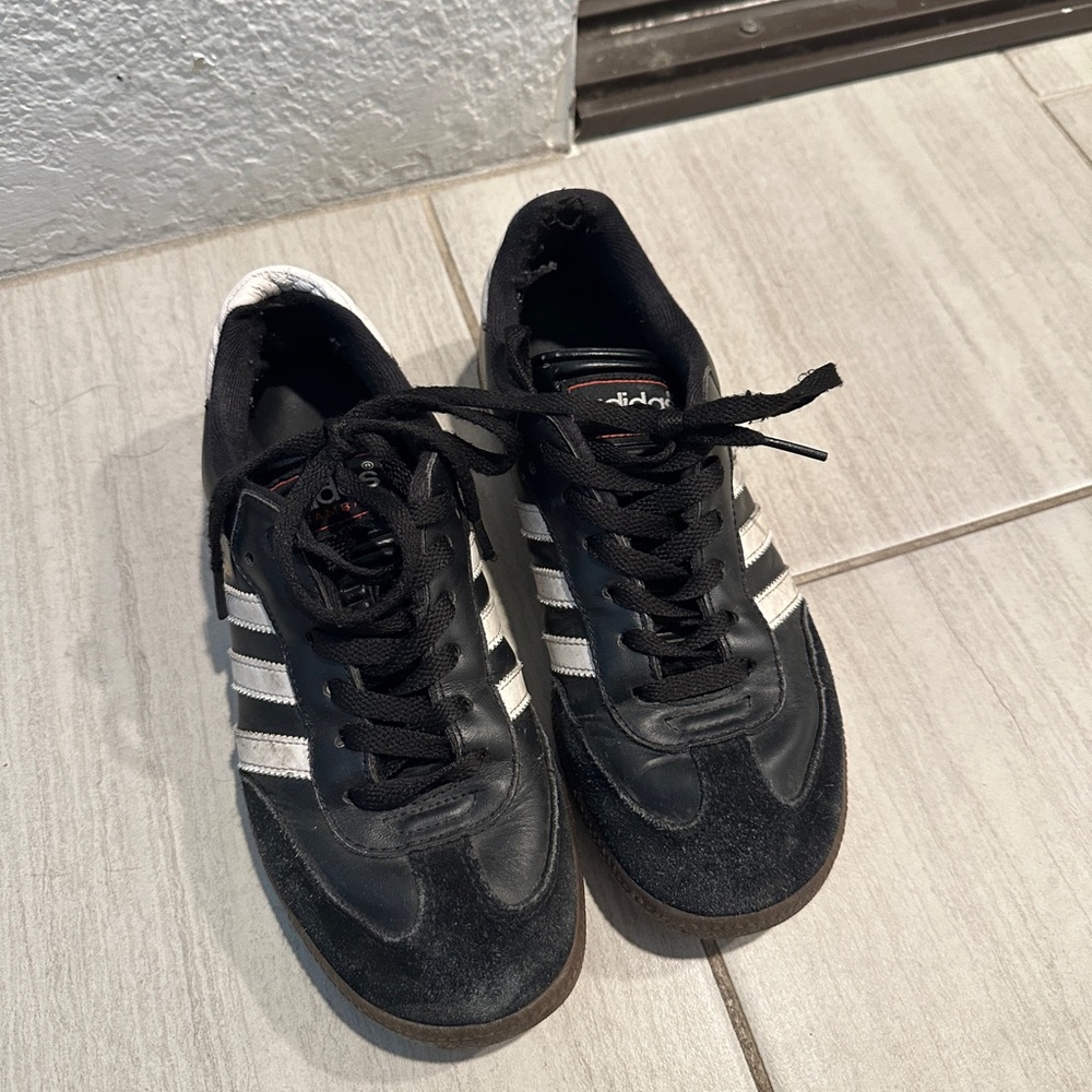 DAMAGED FOR REPAIR ONLY adidas Black and White Women's Sneakers